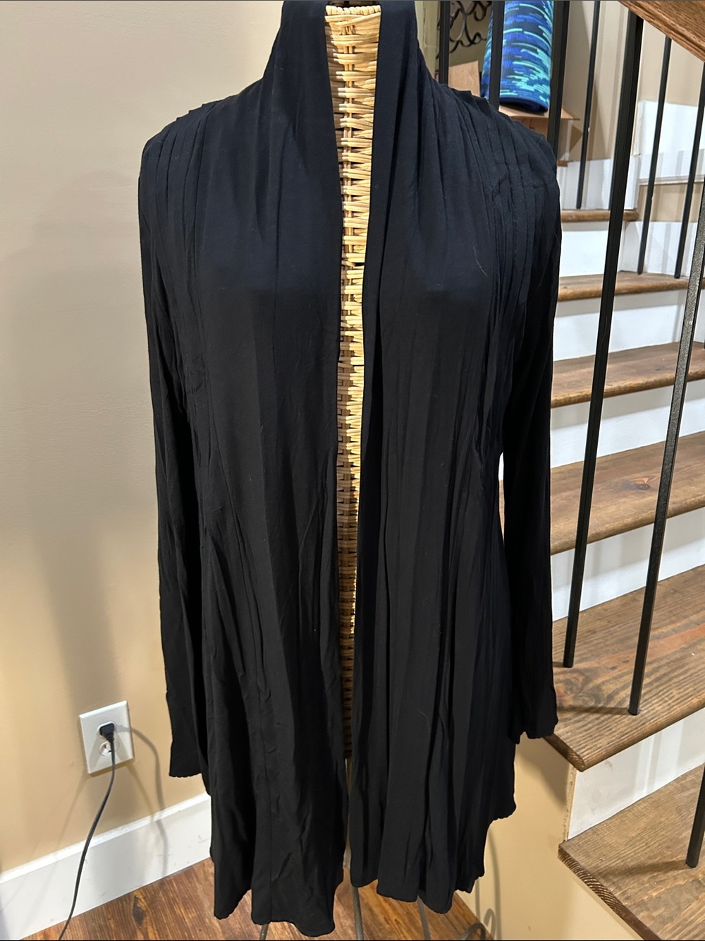 NWTS! Danyelle Nordstrom Rack  ladies L  Black Lightweight Open long Cardigan